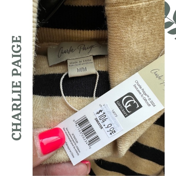 Charlie Paige Mikyla Stripe Cowl / Turtle Neck Pullover Cream Black Size Medium - Picture 7 of 7